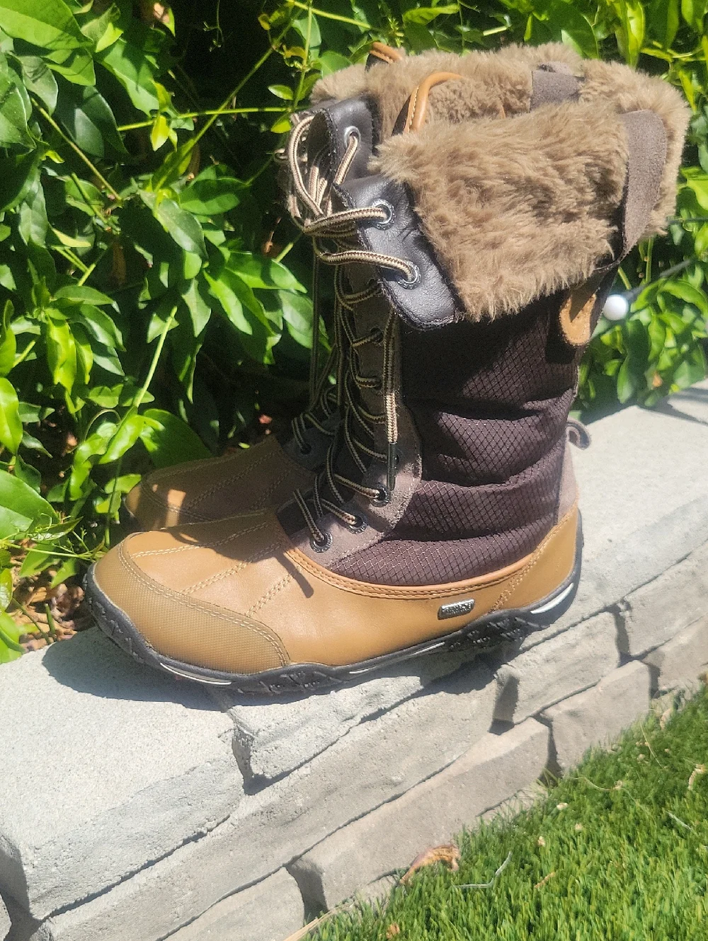 Pajar Canada Winter Snowboots Genevieve      Honey And Dark Brown Sz 9.5